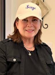 Suzanne Paxton's Instagram, Twitter & Facebook