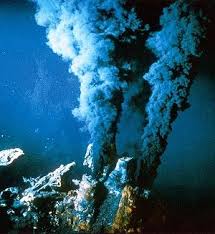 Along Ocean Spreading Centers Super Heated Water Pouring From Deep Hydrothermal Vents Deposits Metals Such As Gold Science And Nature Cool Landscapes Volcano