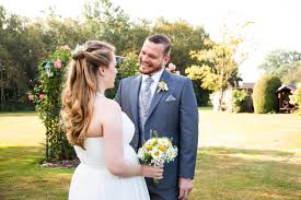 Leider kann man bei dem einen nur freitags /samstags heiraten und unser termin fällt auf einen donnerstag. Hochzeit Portfolio Inspiration Kathy Baerg Fotografie