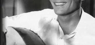 زهرة هل يرجعُ عبدُ الرَّحمنِ إلى البيتِ قبلَ عفافَ؟ مَن يُـمنَى؟ 9— ответьте на вопросы устно Ø¹Ø¨Ø¯ Ø§Ù„Ø­Ù„ÙŠÙ… Ø­Ø§ÙØ¸ Ù…ÙˆØ¶ÙˆØ¹