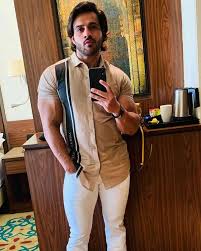 1.66 m (5 ft 5 in). Height Of Sandeep Baisoya