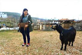 Aysel gürel'in eserlerinin toplandığı 'ne kavgam bitti ne sevdam' kitabıyla ilgili konuşan müjde ar, annemin evi çöp evden halliceydi. T C Mugla Buyuksehir Belediyesi