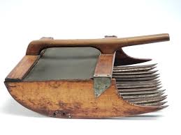 Antique New England Harvest Cranberry Scoop - Harvest Rake – Zsinta