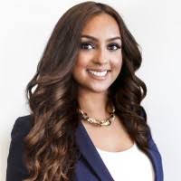 100+ perfiles de «Martinez, Esq.»