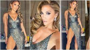 The #oscarssowhite hashtag has returned too, as critically acclaimed performances from awkwafina, jennifer lopez, and lupita nyong'o. Jennifer Lopez Displays Her Curves Vanity Fair Oscar Party 2020 Youtube