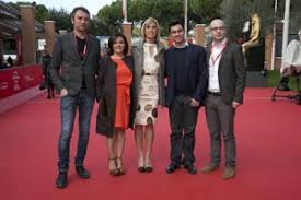 A condurre il programma alfonso signorini con le due opinioniste: Presentazione Docufilm Su Enzo Mirigliani Giovedi La Conferenza Stampa Ilmetropolitano It