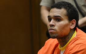Compleanno in carcere per Chris Brown, rimarrà in prigione fino a giugno