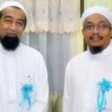 Ceramah beliau banyak dimuat naik ke youtube. Ustaz Kazim Elias Ustazkazimeli Twitter