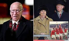 Manchester united legend sir bobby charlton has been diagnosed with dementia, adding to the growing tally of england's world cup winners to have posted monmonday 2 novnovember 2020 at 12:36ammonmonday 2 novnovember 2020 at 12:36am. Manchester United And England Great Sir Bobby Charlton Diagnosed With Dementia Daily Mail Online