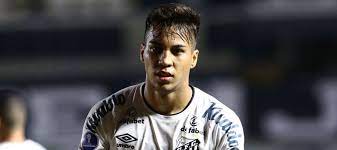 A juventus continua de olho na situação, mas agora ganhou a forte concorrência do milan. Yxnasygrcskq6m