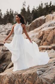 Top 10 Wedding Dress Shopping Tips From A Real Bridal Stylist Wedding Dress Shopping Halter Wedding Dress Sheath Wedding Dress Lace