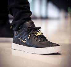 Schwarzer Nike Tiempo Vetta 17 Black Gold In Hochwertigem Ziegenleder Und Goldenen Details Solekitchen De Solekitchen Sneak Schwarze Nike Nike Schwarz