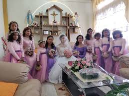 With a large 1.4 aperture, the sigma 50mm 1.4 prime lens is a pro level performer for shooting everything including portrait photography, landscape photography, studio photography and street photography. Making Handmade Crafts Can Be Very Therapeutic Founders Of Dream Craft Stephanie And Embhah From Shillong Chats With R L Roots Leisure