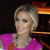 Lorraine Garrett's Instagram, Twitter & Facebook