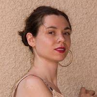 Lucile Roth's Instagram, Twitter & Facebook