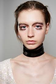 From New York To Paris All The Hair And Makeup Trends That Emerged From The Spring 2020 Shows Fashion Makeup Catwalk Makeup Beauty Trends