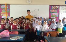 Dengan kata lain, guru harus memiliki. Saya Dapat Lihat Bagaimana Seorang Murid Memuliakan Gurunya Ustaz Terharu Bekas Muridnya Berbangsa India Hantar Whatsapp Viral Mstar