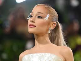 Euphoria'yla yıldızı parlayan Chloe Cherry'nin 28 dolarlık bir bluz çaldığı  iddia edildi