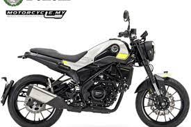 Benelli Leoncino 250 With Motorcyle My