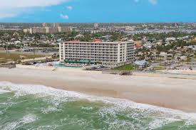Living in daytona beach offers residents an urban suburban mix feel and most residents rent their homes. Daytona Beach Hotels Resorts Westgate Resorts