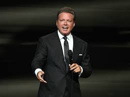 Luis Miguel Is the First Mexican Artist To Hit 5 Billion Downloads on  Spotify