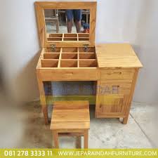 Toko mebel jepara menyediakan furniture kayu jati, mahoni, trembesi dengan gambar desain minimalis dan ukiran klasik cat duco mewah terbaru. Meja Rias Raisa Kayu Jati Minimalis Brf Tmr 068 Kayu Kayu Jati Meja Rias