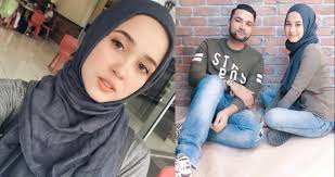 Pelakon itu bagaimanapun telah tampil memohon maaf dan mengakui tindakannya itu tidak seharusnya menjadi ikutan. Emma Maembong Jawab Status Hubungan Dengan Datuk Salim Iluminasi