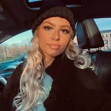 Kristina Wright (@kmwright93)