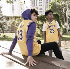 Authentic los angeles lakers jerseys are at the official online store of the national basketball association. Outerstuff Estilo De Ropa Hombre Ropa De Moda Hombre Estilos De Moda Masculina