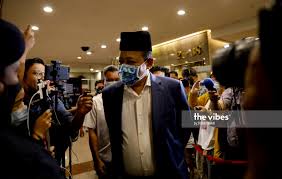 He is a minister in the federal cabinet of najib tun razak and is a member of the parliament of malaysia for the seat of arau, representing the united malays national organisation (umno). Updated Previously Charged With Molesting Minor Shahidan Now Sits On Women Children Committee Malaysia The Vibes