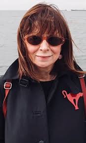 Τα «άγρια» χρόνια και η «δασκάλα» ρίτα σακελλαρίου. People News Must Mobile