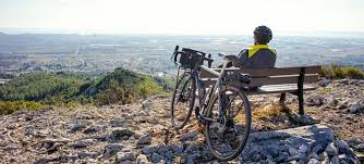 Des londoniens confinés s'adonnent à une séance de fitness devant leur domicile. 10 Conseils Pour Un Confinement Cycliste Heureux Bike Cafe