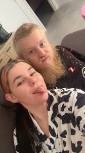 Hey everyone, my partner (26M) and I (23F) are looking for a spacious room  to rent ASAP. Our budget is about $400 MAX a fn as we are both searching  for jobs