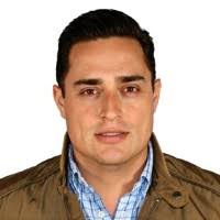 200+ perfiles de «Bardales»