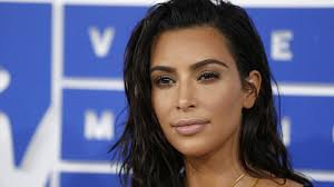 Kimberly noel kardashian west (born october 21, 1980) is an american media personality, socialite, model, businesswoman, producer, and actress. Kim Kardashian Meldet Sich Auf Instagram Und Twitter Zuruck Der Spiegel