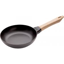 Staub Fry Pan Wooden Handle 8 Wooden Handles Staub Cookware Keep Food Warm