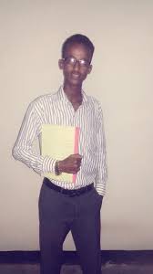 Allaha u naxariistee abwaan maxamuud cabdullaahi ciise (sangub) abwaan sangub wuxuu ahaa abwaanka ugu rawaayadaha badan abwaanada soomaaliada. Gen Ciro Caato Posts Facebook