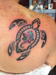 Polynesian Sea Turtle With A Lotus Flower The Flower Symbolizes Overcoming All Difficulties And T Hawaiian Tattoo Turtle Tattoo Designs Tattoos For Daughters