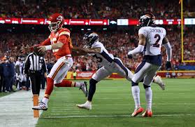 Chiefs beat Broncos on SNF to extend winning streak
