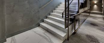 In this project the estatuario model with silk finish has been used on the flooring. Estatuario E01 Neolith Piedra Sinterizada
