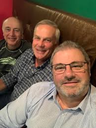 Alumni meet at same childhood house