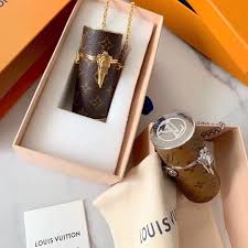 Louis vuitton unveil its monocrome bullet case lipstick holder that's the most luxurious way to carry around your makeup. Louis Vuitton Lv Lipstick Case From Love Vip Fashion Omg Shop More Products From Love Vip Fashion On Wane Louis Vuitton Handbags Louis Vuitton Lipstick Case