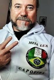 Capoeira Graduado Master Meia Lua