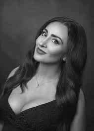 Ellen Kent's Instagram, Twitter & Facebook