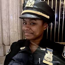 Shana Mclean's Instagram, Twitter & Facebook