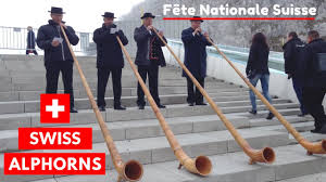 En italien festa nazionale svizzera ; Swtizerland Alphorns During Swiss Yodeling Festival Fete Nationale Suisse Youtube