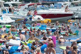 Join The Crowd At The Single Largest One Day Boating Event At Lake Of The Ozarks On July 19th Aquapalooza Will Feature Women Of Rock Ozarks Lake Lake Resort