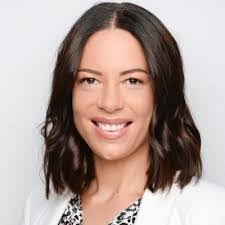 Rebecca Tennant's Instagram, Twitter & Facebook