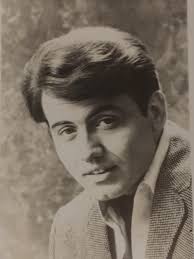 We love you Jay. Oh yes we do. Gotta stick to our guns, keep the music  alive. We love you Jay. There will never be another voice like Jay's. His  music won't