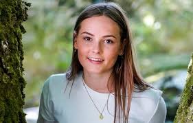 Ingrid alexandra de noruega (ast); Norwegian Princess Ingrid Alexandra Turned 17 Today